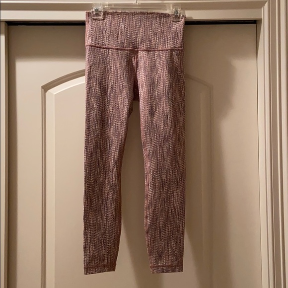 Lululemon Wunder Under High-Rise 7/8 Tight in Pink - Picture 7 of 9